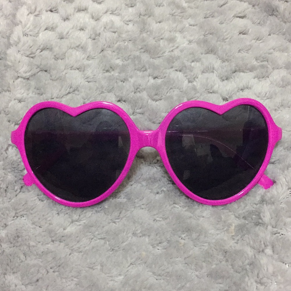 Blu moon heart shaped sunglasses